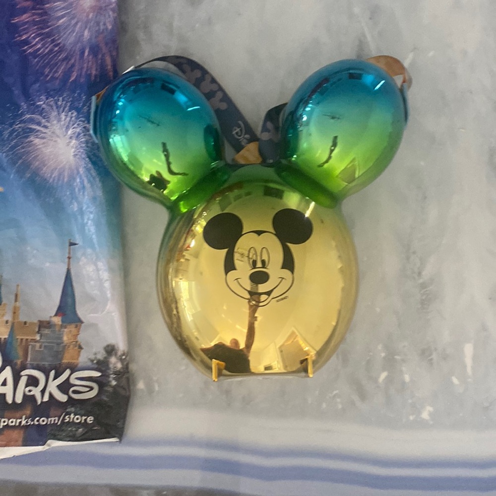 Dlisneyland Parks Collectible Popcorn Bucket
